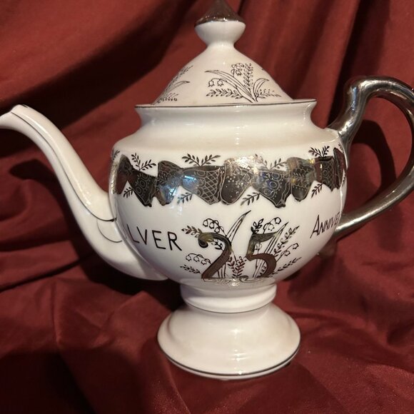 Vintage Norcrest Teapot - Picture 1 of 5